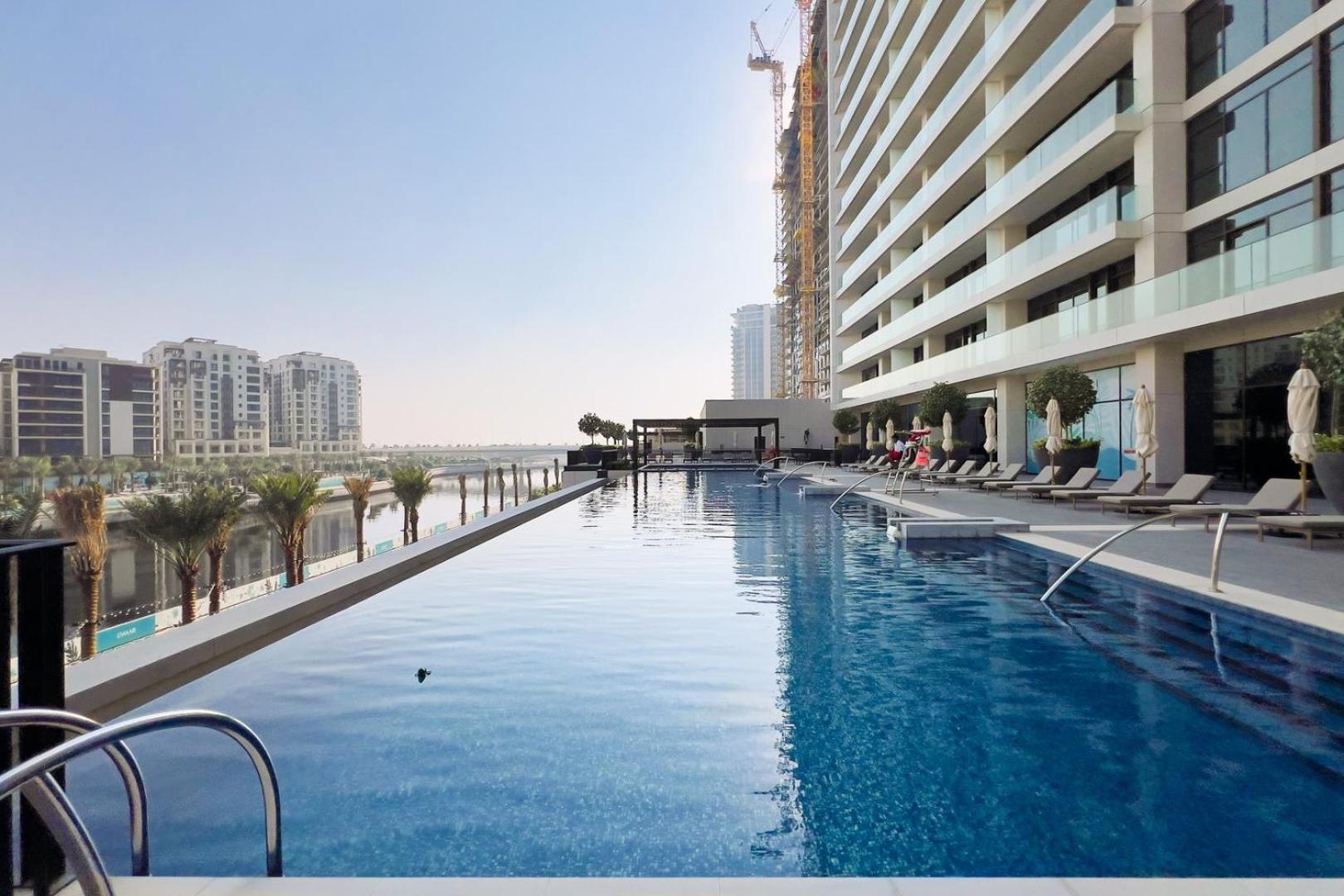 Guetready - Upscale Living At Palace Apartment *